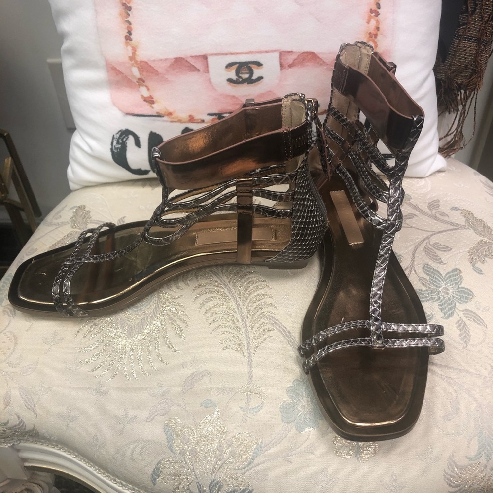 Authentic Super brand new ! Sandals BCBG !
